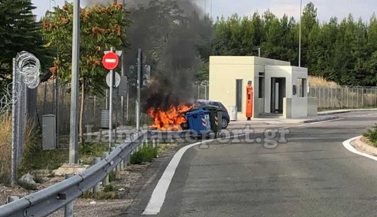 φωτιά σε αυτοκίνητο στη Λαμία