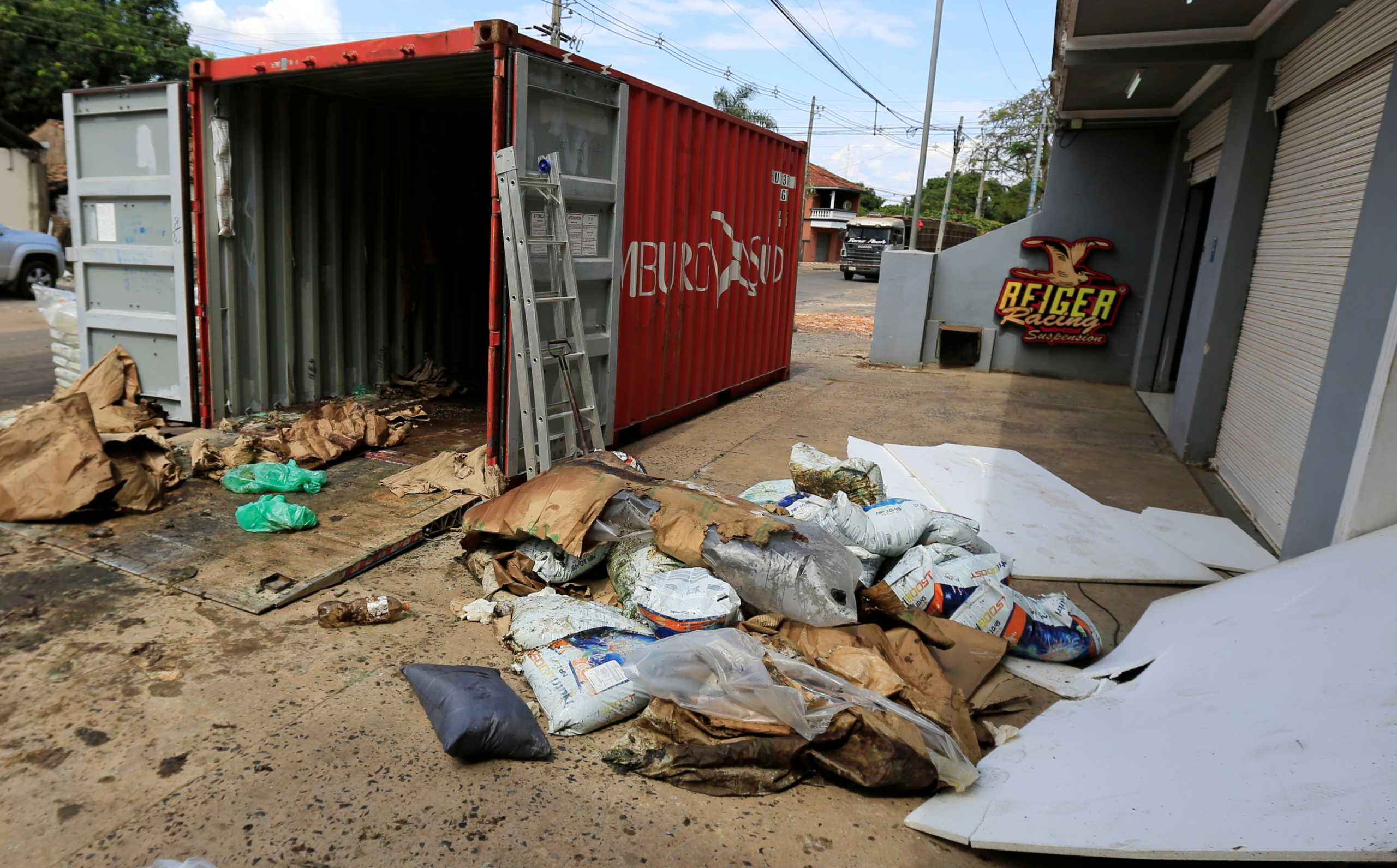 Φρίκη στην Παραγουάη – Βρέθηκαν πέντε πτώματα σε κοντέινερ με λίπασμα από τη Σερβία