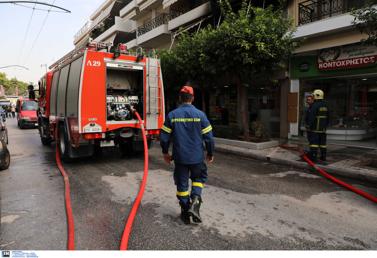 Θεσσαλονίκη: Φωτιά σε μπαλκόνι από μια μπαταρία αυτοκινήτου – Έντρομοι οι ένοικοι του σπιτιού