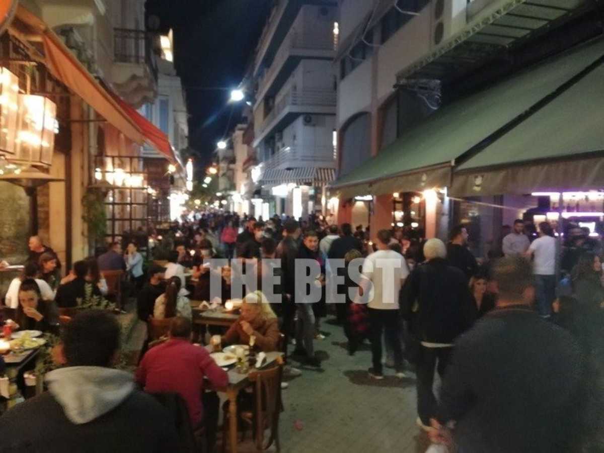 Πάτρα: Κόλαση πριν το lockdown – Όλοι σε καφέ και μπαρ για την τελευταία έξοδο!