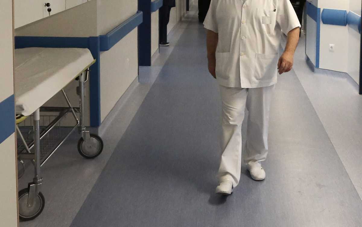 Θλίψη για την 51 ετών εργαζόμενη του νοσοκομείου Καβάλας που πέθανε από κορονοϊό