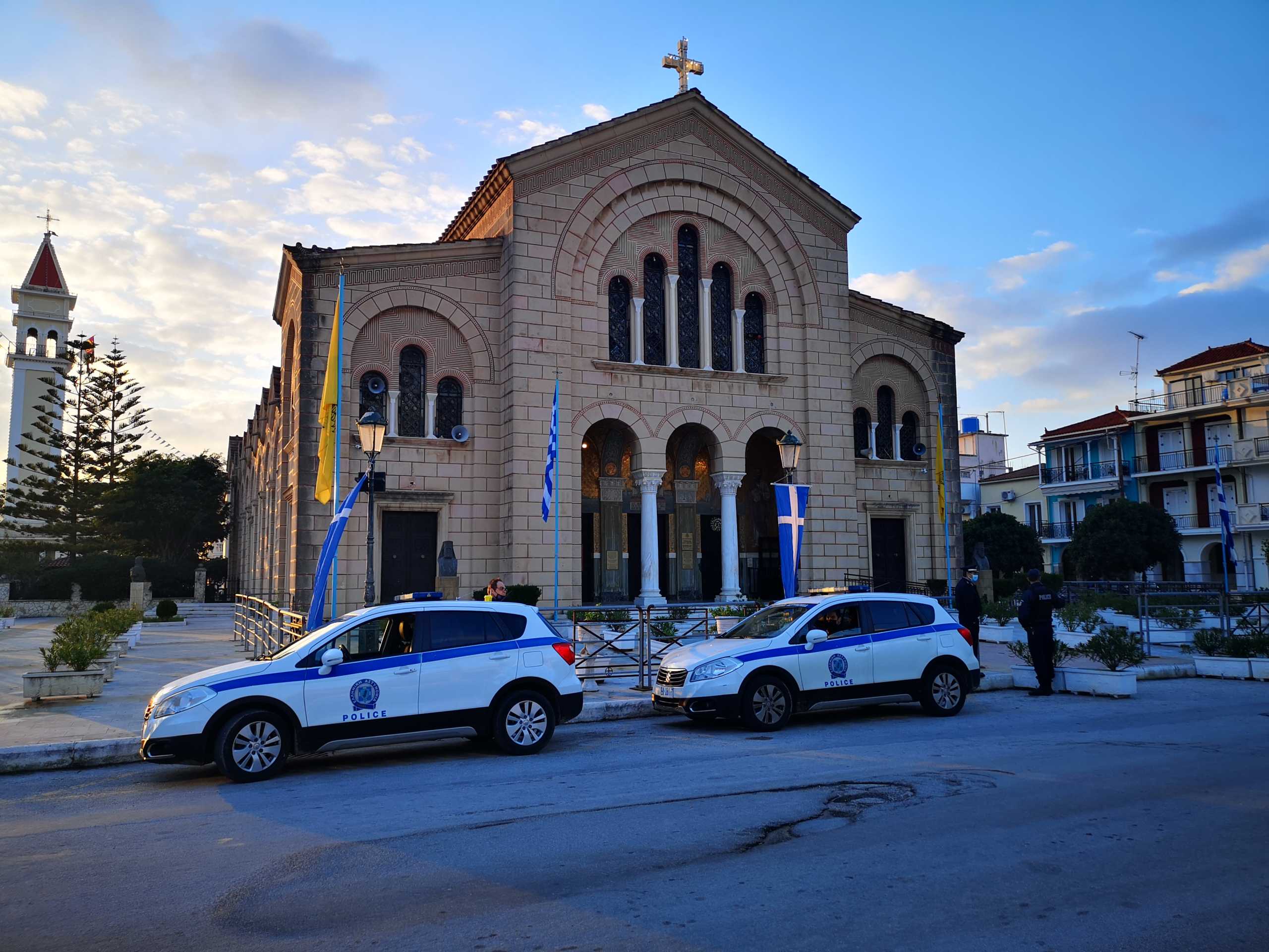 Ζάκυνθος: Κεκλεισμένων των θυρών η θεία λειτουργία για τον πολιούχο και προστάτη του νησιού Άγιο Διονύσιο