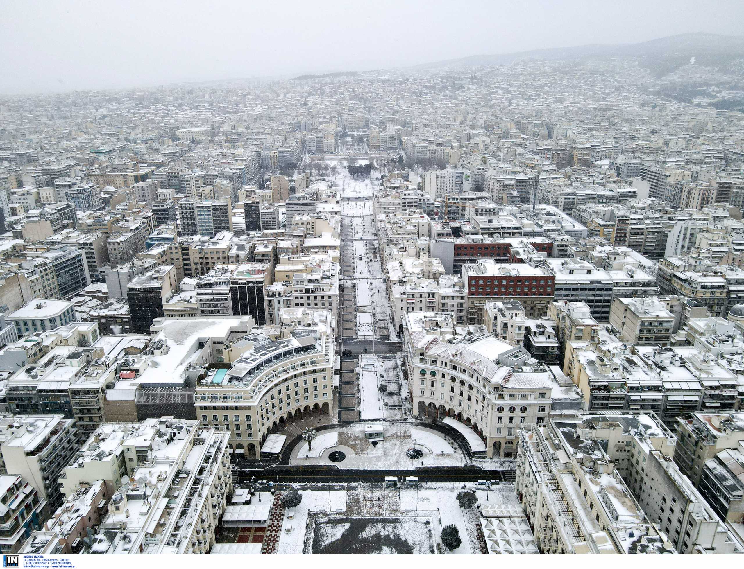 Καιρός – Κακοκαιρία Μήδεια: Εκπληκτικές εικόνες στη χιονισμένη Θεσσαλονίκη – Κλειστά σχολεία τη Δευτέρα (pics)