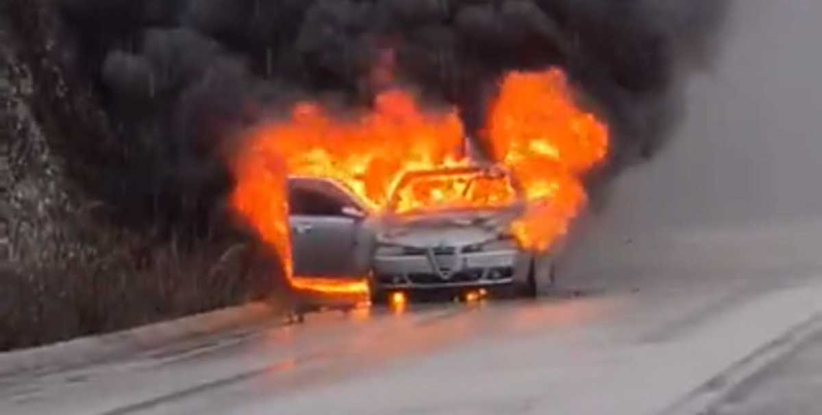 Ηγουμενίτσα: Λαμπάδιασε αυτοκίνητο εν κινήσει – Δευτερόλεπτα αγωνίας για οικογένεια (video)