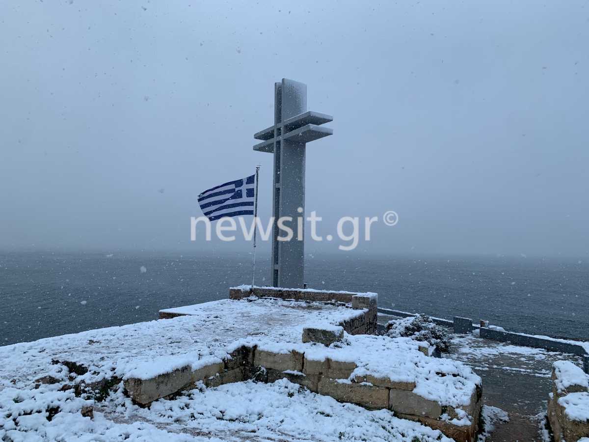 Καιρός - Μήδεια: Βγήκε για... σκι στον Πειραιά - Σπάνιες ...