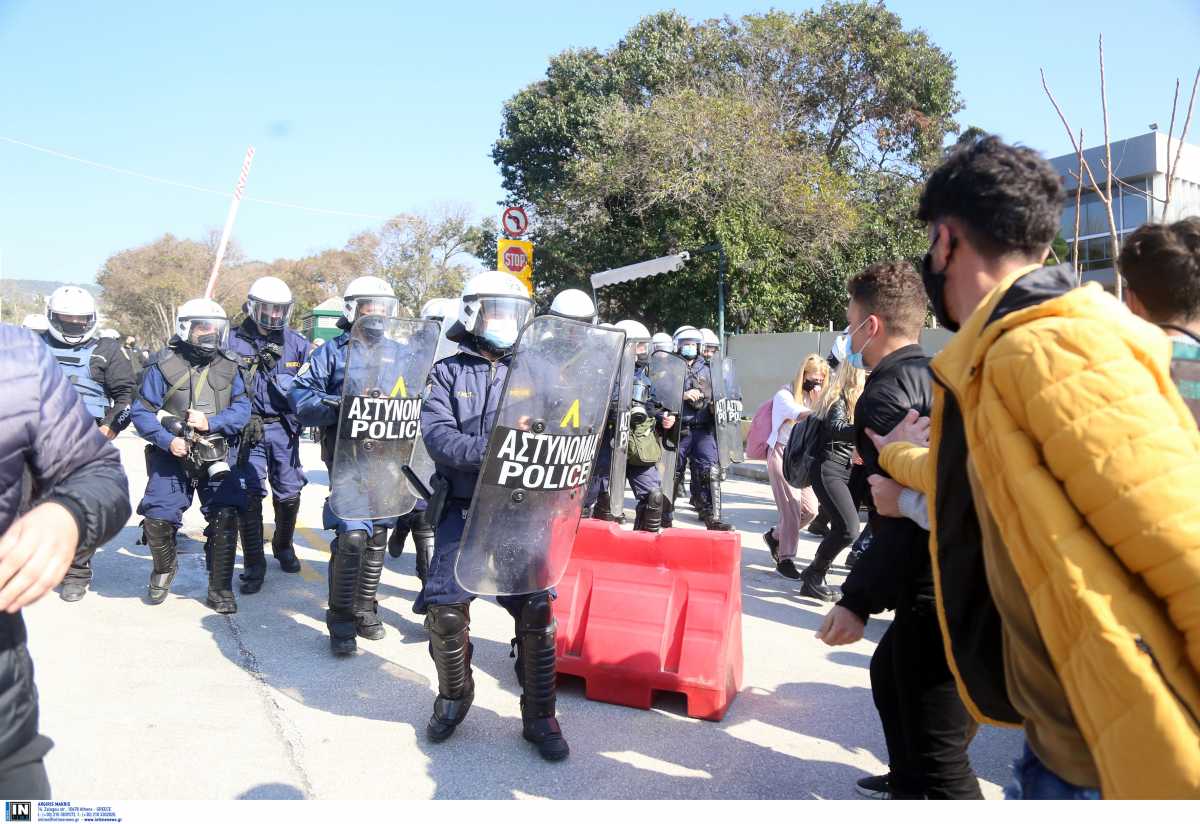 Θεσσαλονίκη: Στον εισαγγελέα οι 31 συλληφθέντες για τα επεισόδια στο ΑΠΘ – Συγκέντρωση, πορεία και νέα κατάληψη