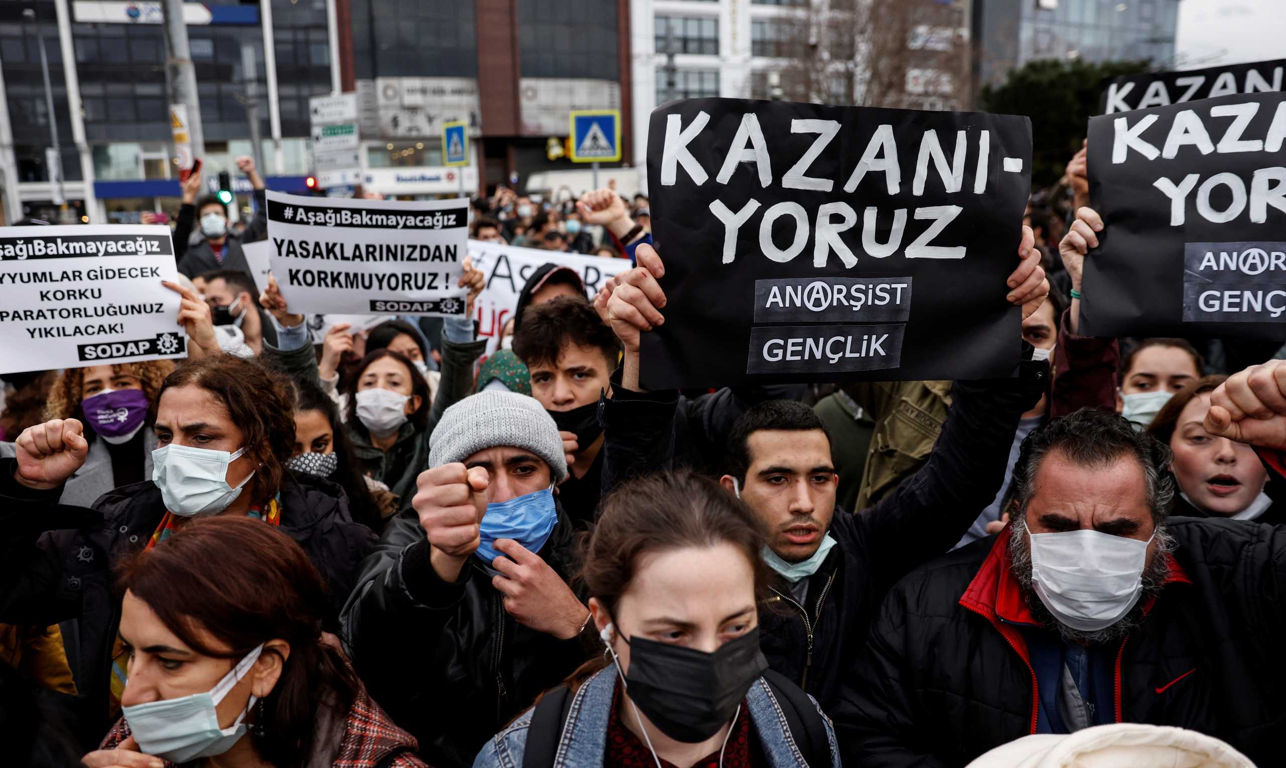 Δίχως τέλος οι διαδηλώσεις στην Τουρκία – Δεν παραιτείται ο «φυτευτός» πρύτανης του Ερντογάν