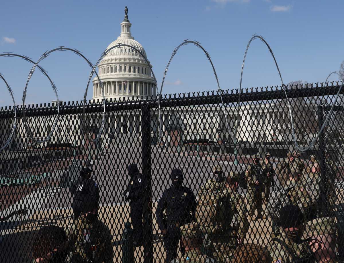 ΗΠΑ: Φρούριο το Καπιτώλιο – Αίτημα να μείνει για άλλους δύο μήνες η Εθνοφρουρά στην Ουάσινγκτον