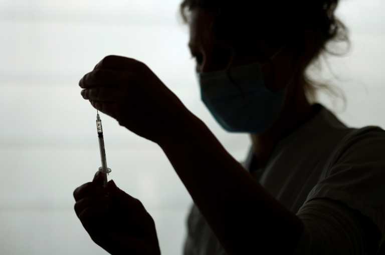 Κορονοϊός: Πάνω από 400 εκατομμύρια εμβολιασμοί έγιναν σε όλο τον κόσμο
