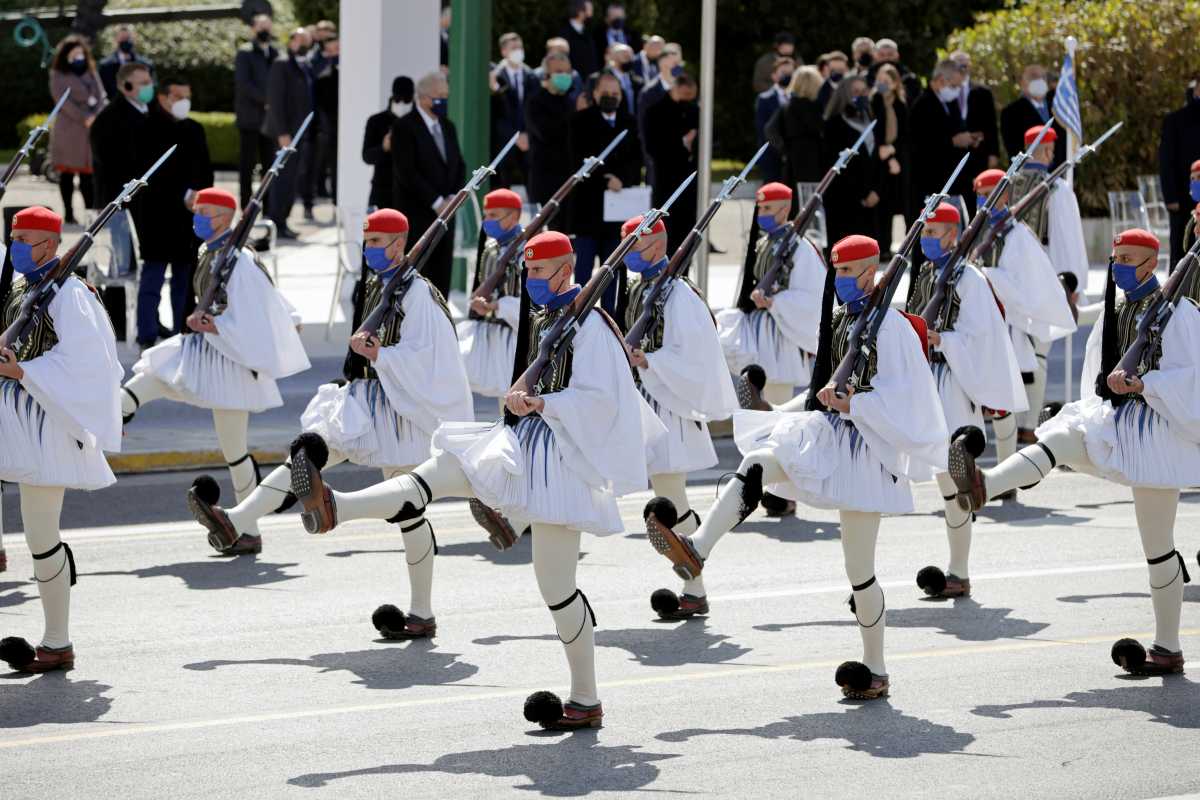 Τάκης Παναγιωτόπουλος: Αυτοκτονικό να γίνουν μεγάλες παρελάσεις με κόσμο