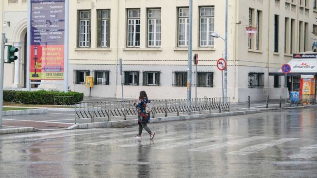 Καιρός αύριο: Πρωταπριλιά με βροχές, καταιγίδες και χιόνια