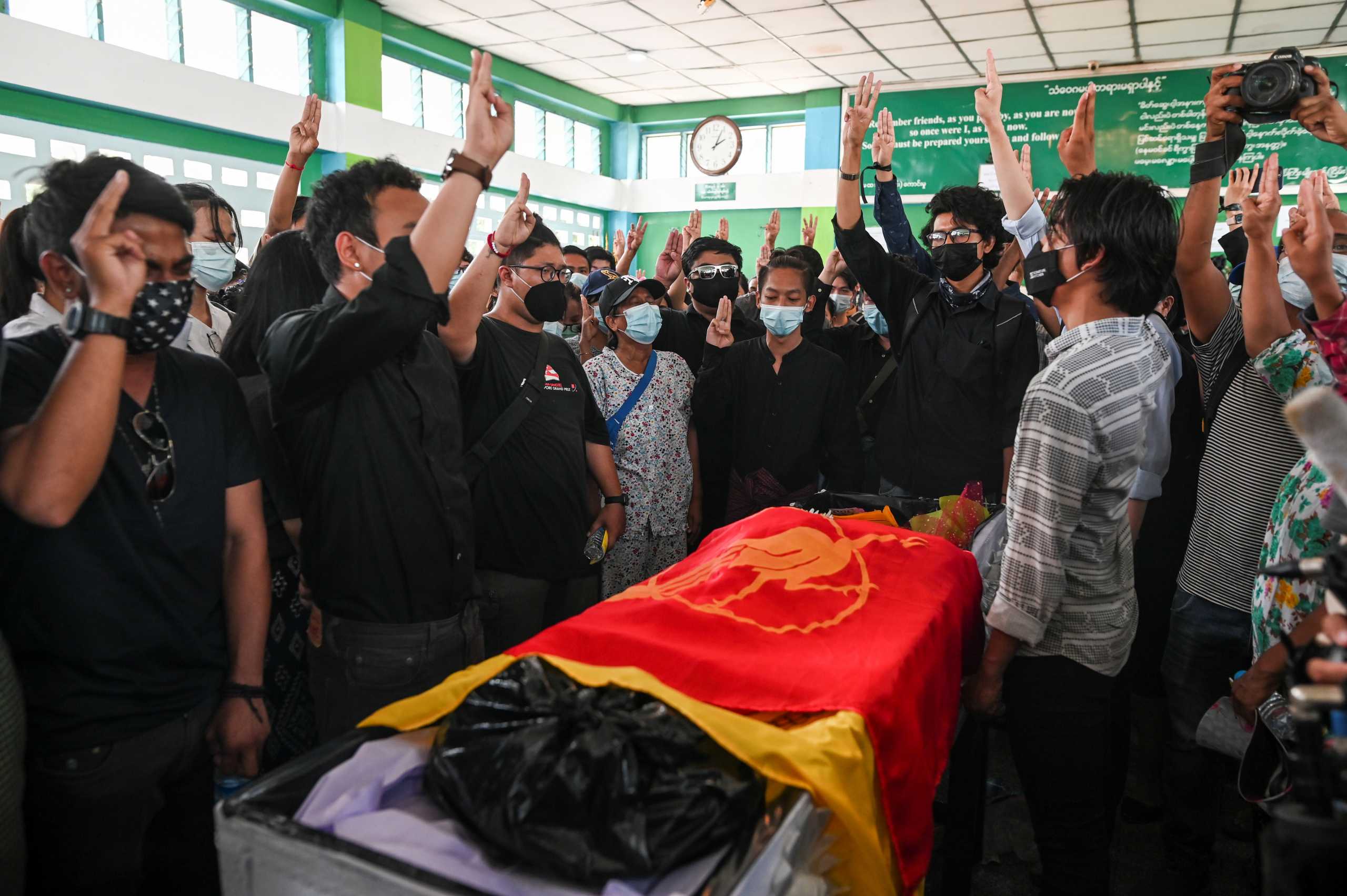 Πραξικόπημα στην Μιανμάρ: Πάνω από 149 οι νεκροί, εκατοντάδες οι αγνοούμενοι – 37 συλλήψεις δημοσιογράφων (vid)