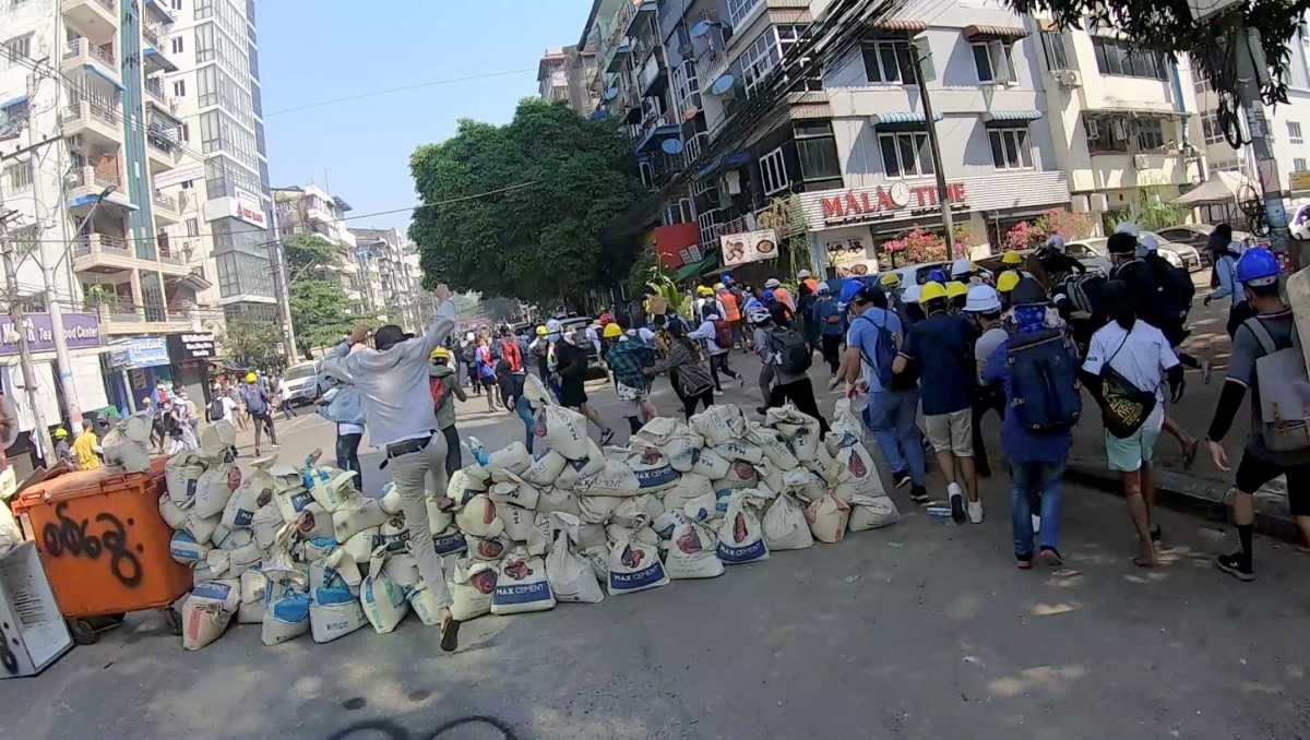 Πραξικόπημα Μιανμάρ: Αξιωματούχος του κόμματος της Σου Τσι πέθανε μετά τη σύλληψή του