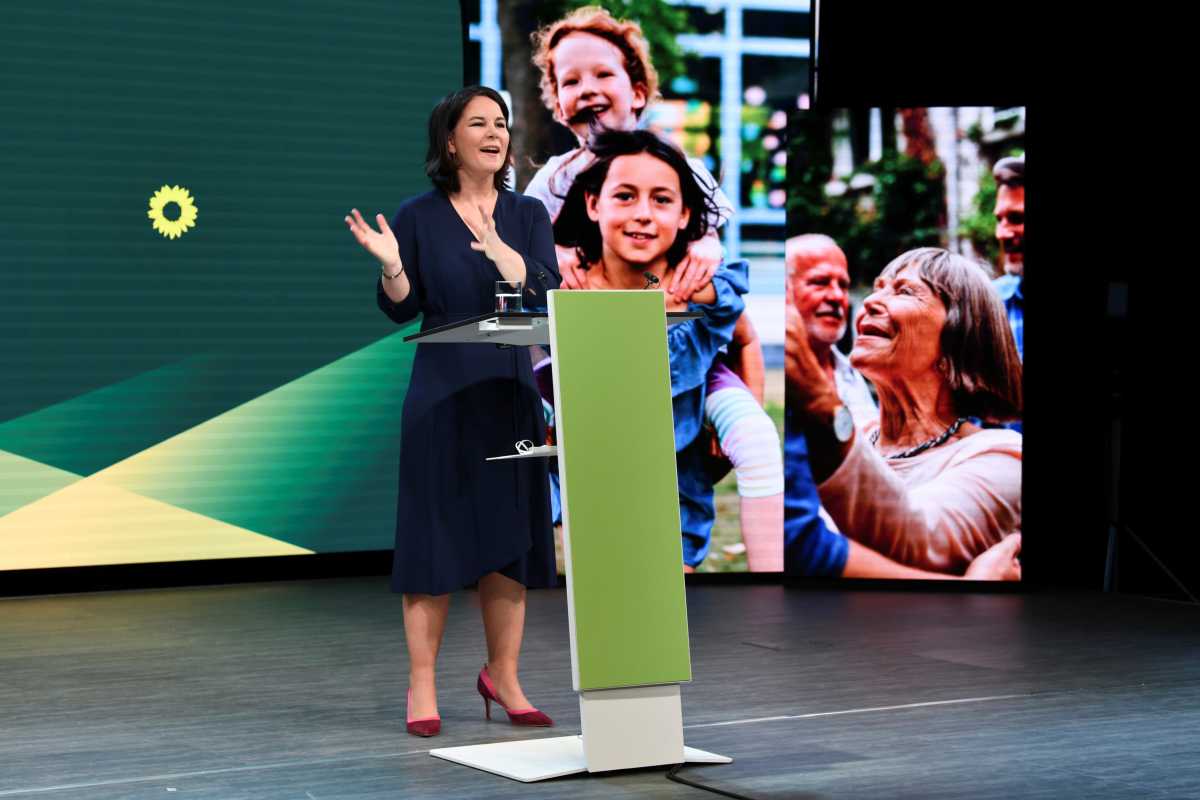 Γερμανία – Νέα δημοσκόπηση: Η 40άρα Αναλένα Μπέρμποκ οδηγεί με «φόρα» τους Πράσινους στις κάλπες