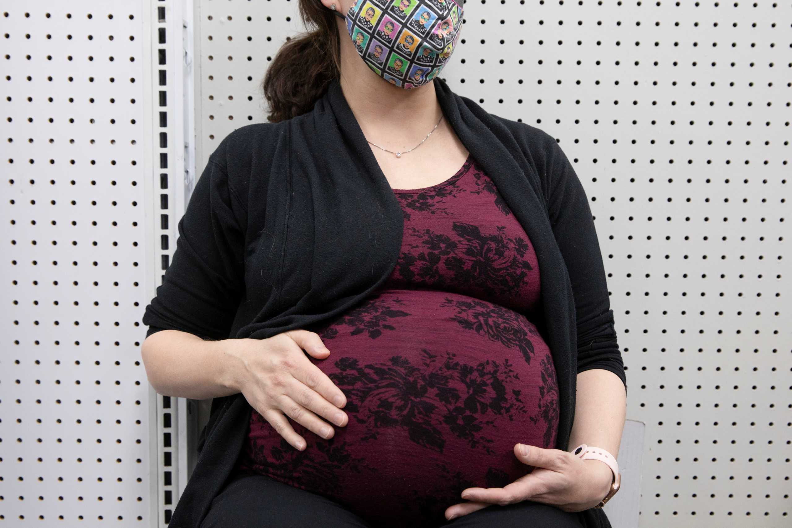 Κορονοϊός και εγκυμοσύνη: Πόσο πιθανή είναι η μετάδοση από τη μητέρα στο νεογνό