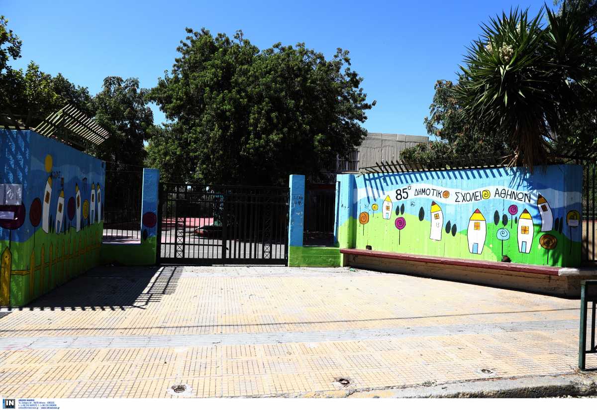 Γεωργιάδης: Σήμερα εξετάζεται το άνοιγμα παιδικών σταθμών και φροντιστηρίων