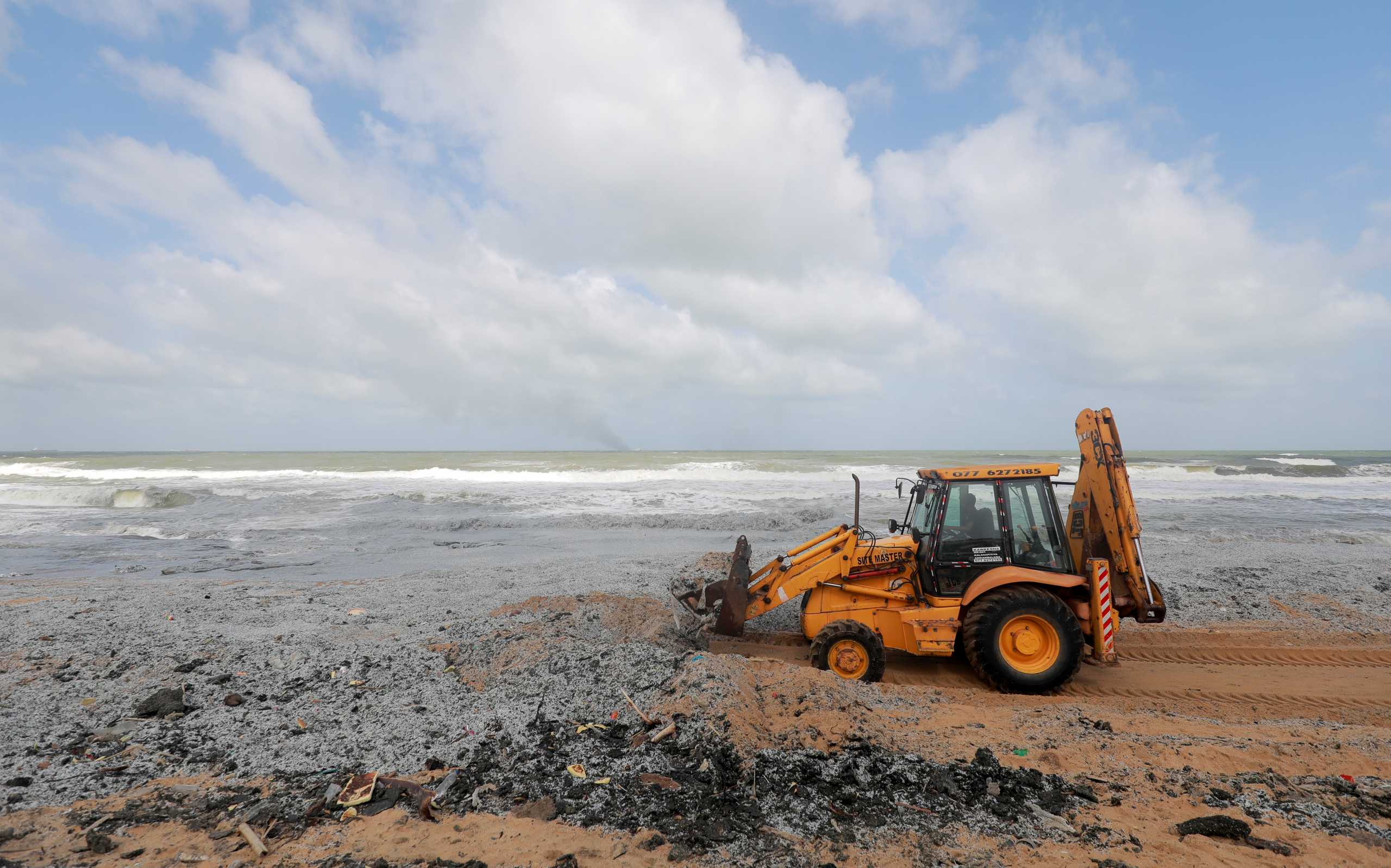 Σρι Λάνκα: Εκατομμύρια τόνοι πλαστικού απειλούν να γεμίσουν τις παραλίες της (pics)