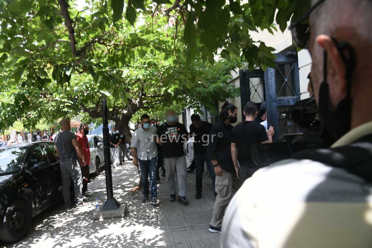 Ζάκυνθος: Στα δικαστήρια οι συλληφθέντες για τη δολοφονία της συζύγου του Ντίμη Κορφιάτη