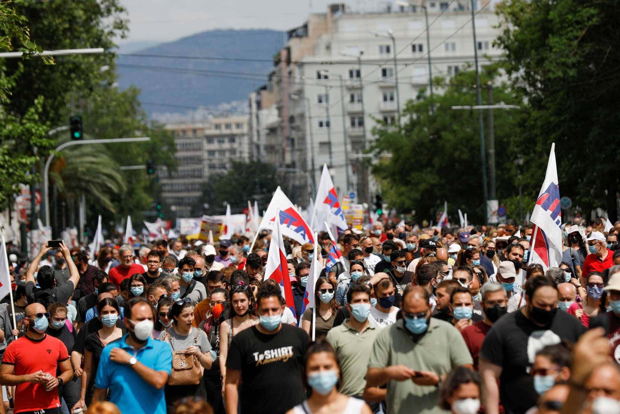 Забастовка в турции сегодня. Забастовка в Греции. Греция люди. Жители Греции. Греки на митинге.