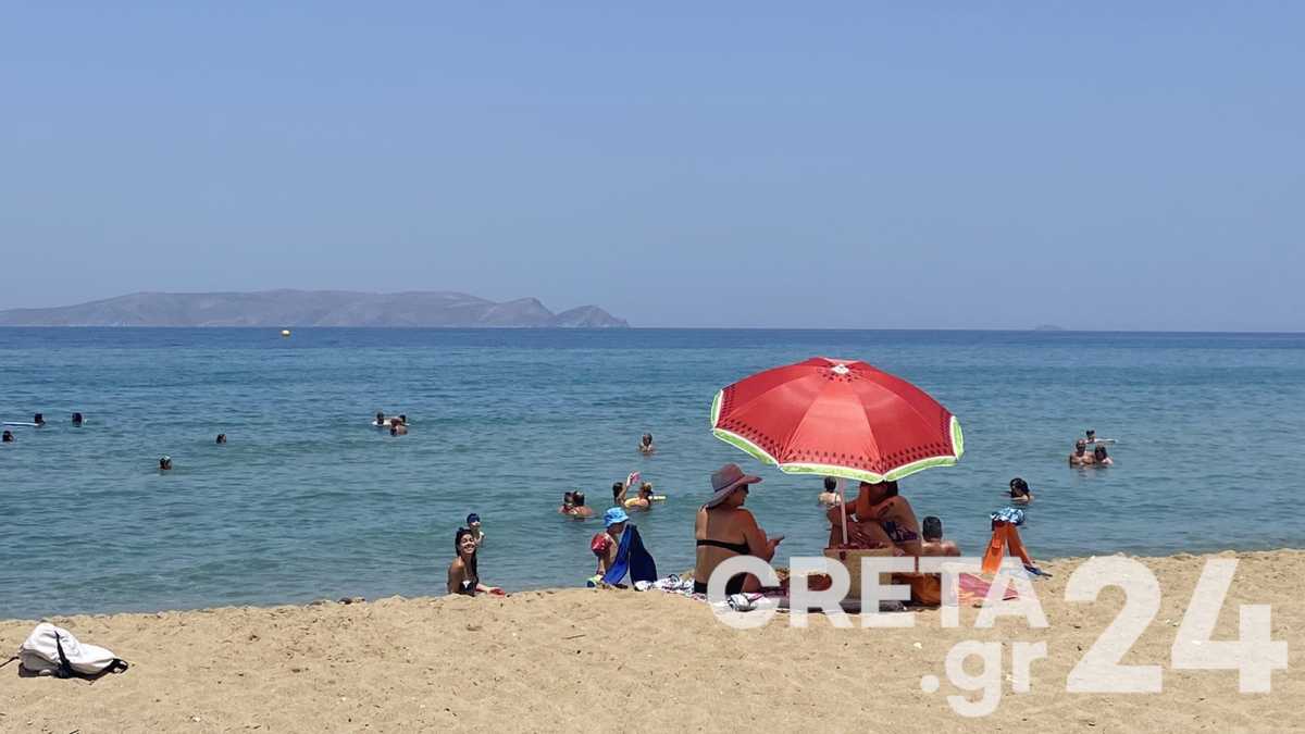 Κρήτη: Στις παραλίες έτρεξαν οι Ηρακλειώτες για δροσιά (pics)