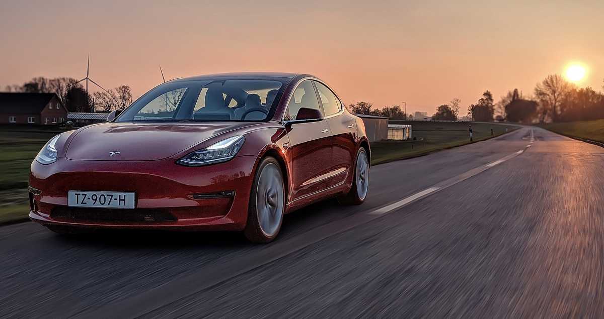 Και το βραβείο για την πιο ανούσια μετατροπή σε αυτοκίνητο της Tesla πάει… (pics)
