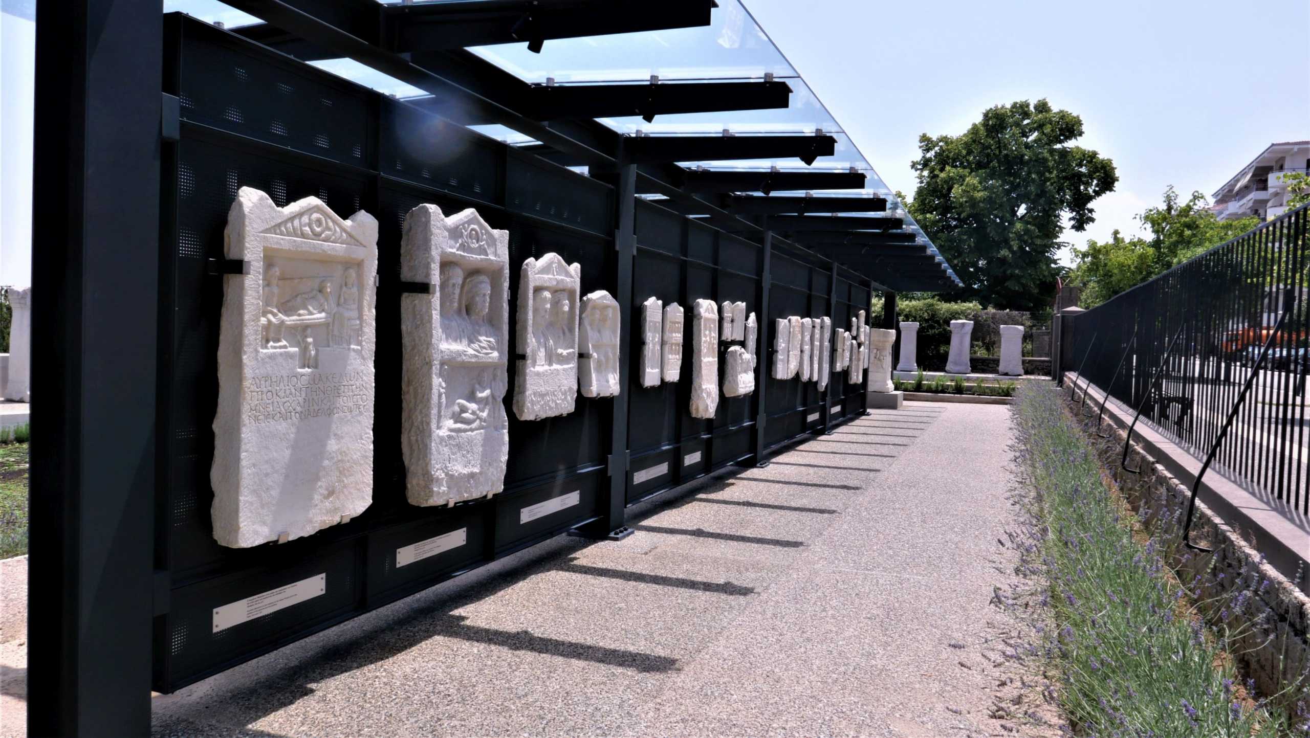 Βεργίνα: Βασιλικοί τάφοι και σπάνια ευρήματα – Μέσα στο αρχαιολογικό πάρκο της Νεκρόπολης των Αιγών