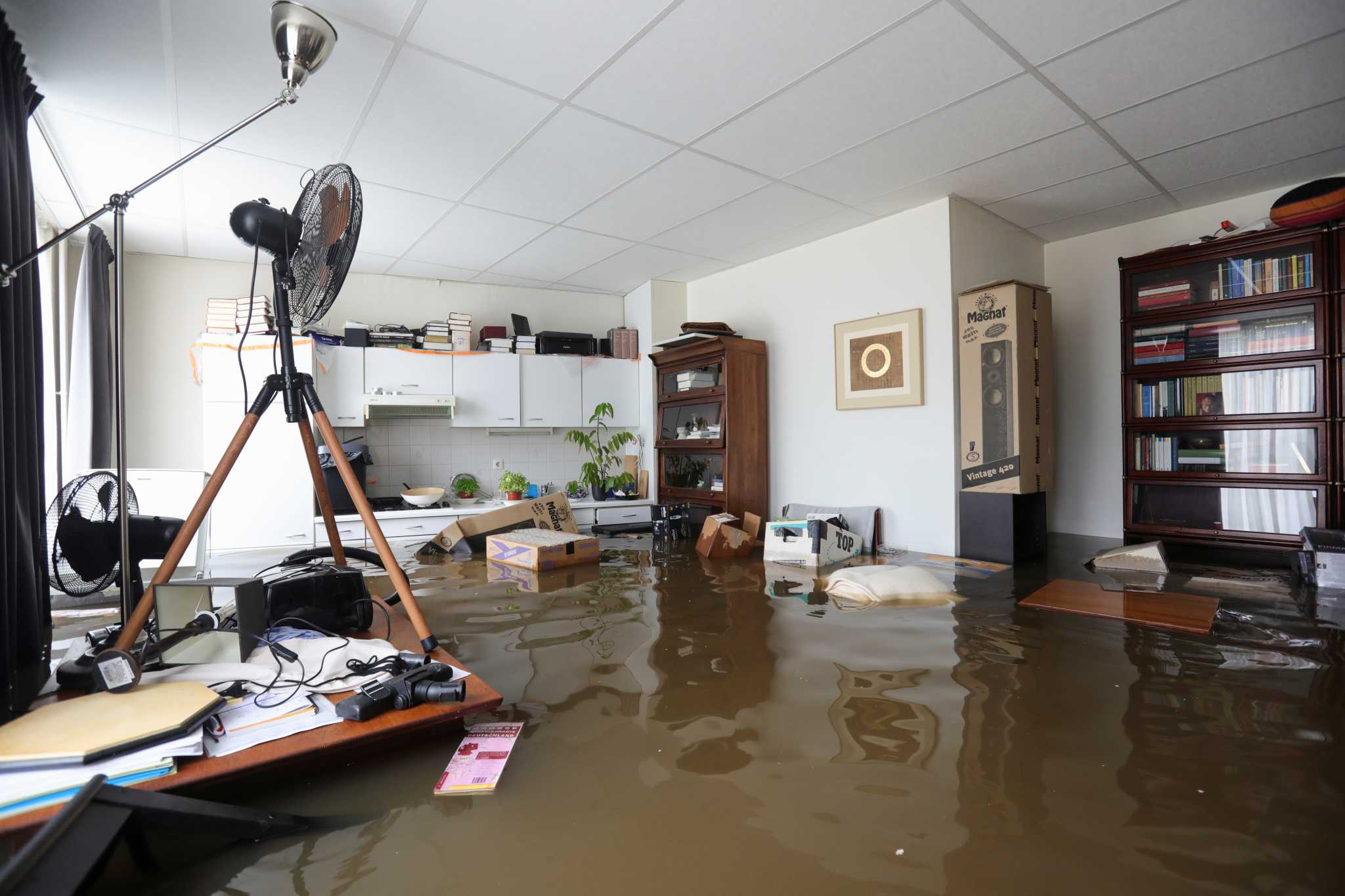 Затопленный дом. Flooding Houses. Flooded the House with Water.