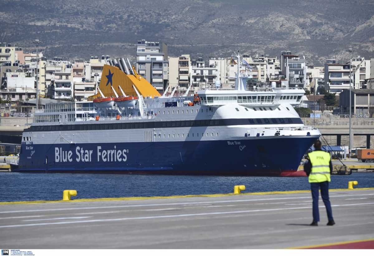 Χίος: Αστυνομικός βούτηξε στη θάλασσα και έσωσε 19χρονη