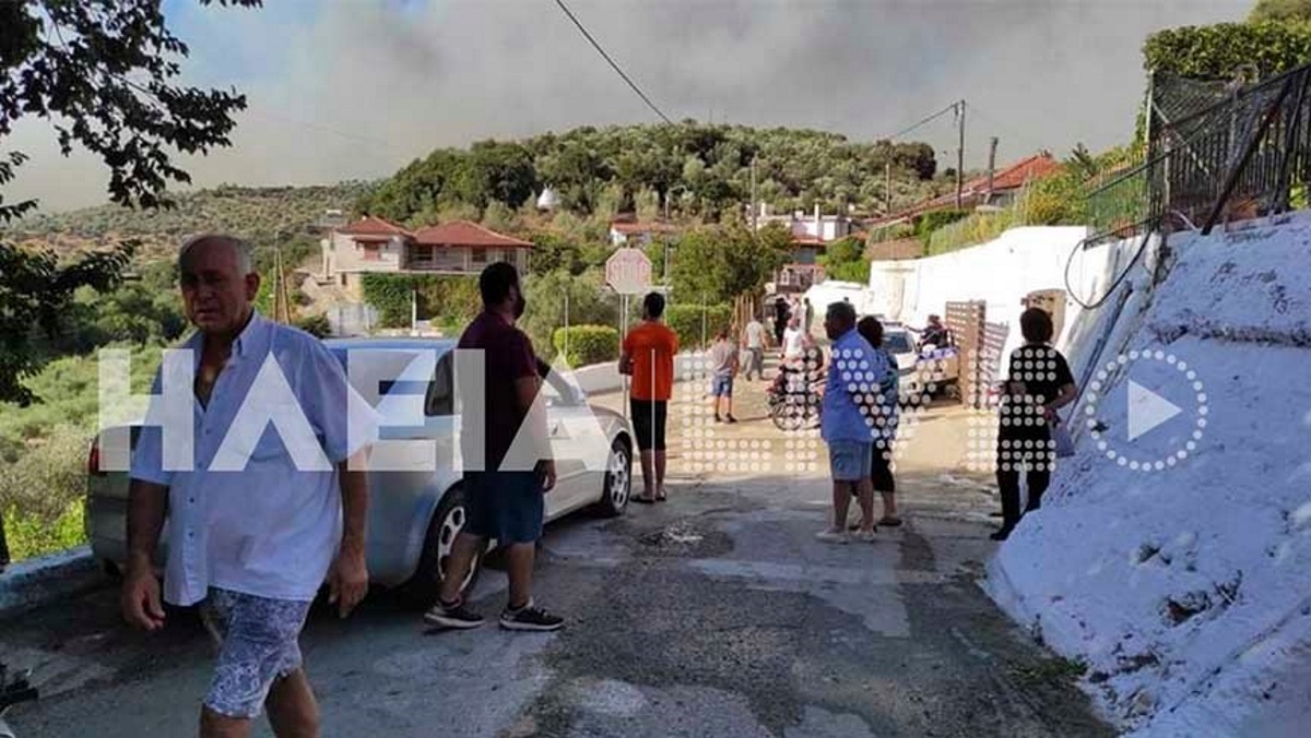 Φωτιά στην Ηλεία: Πλησιάζουν το χωριό Βαρβάσαινα οι φλόγες – Αρνούνται να φύγουν οι κάτοικοι