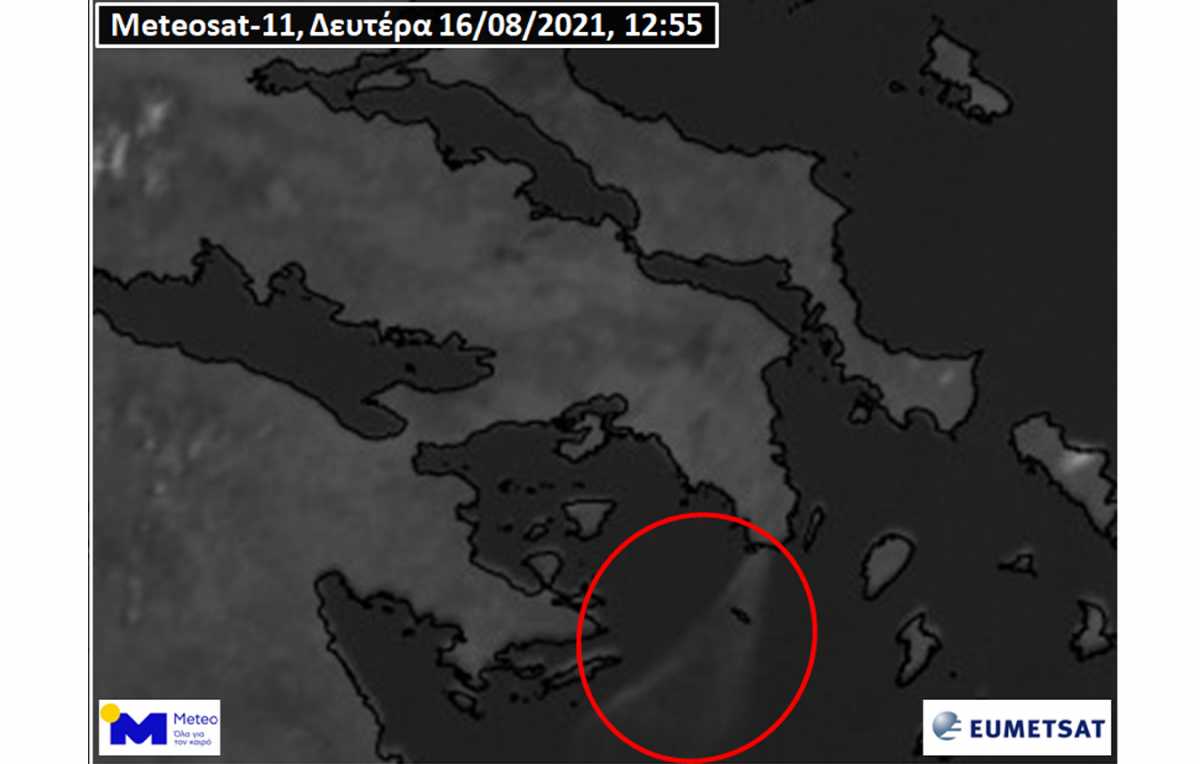 Φωτιά στην Κερατέα – Meteo: Ορατός από το διάστημα ο καπνός