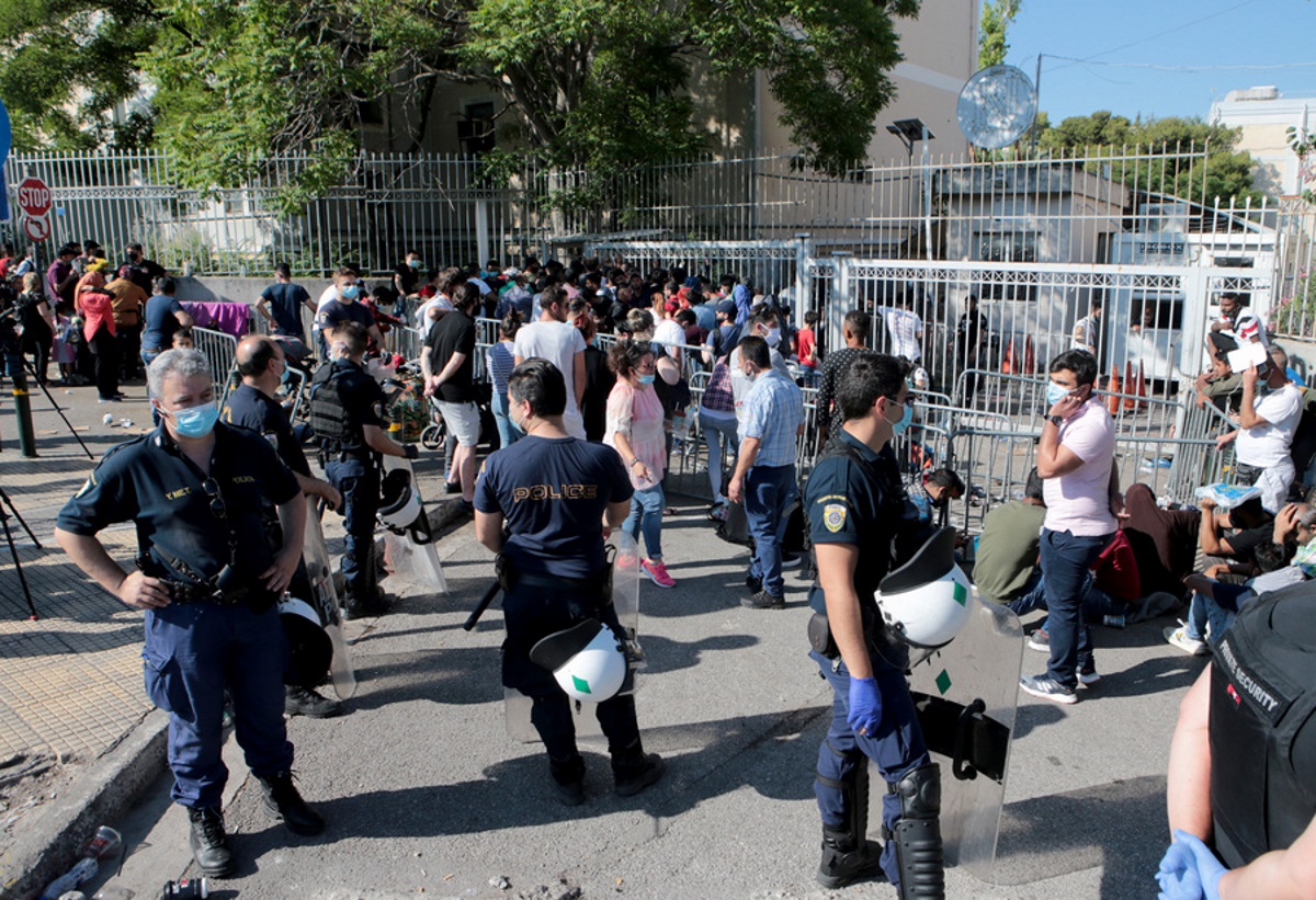Τηλεφώνημα για βόμβα στην Υπηρεσία Ασύλου στην Κατεχάκη