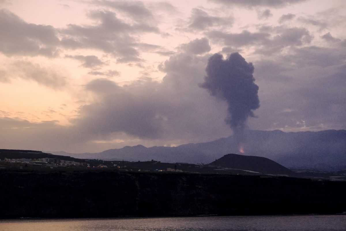 Λα Πάλμα – ηφαίστειο: Η λάβα πλησιάζει τη θάλασσα – Εντολή σε κατοίκους να μείνουν σπίτια τους