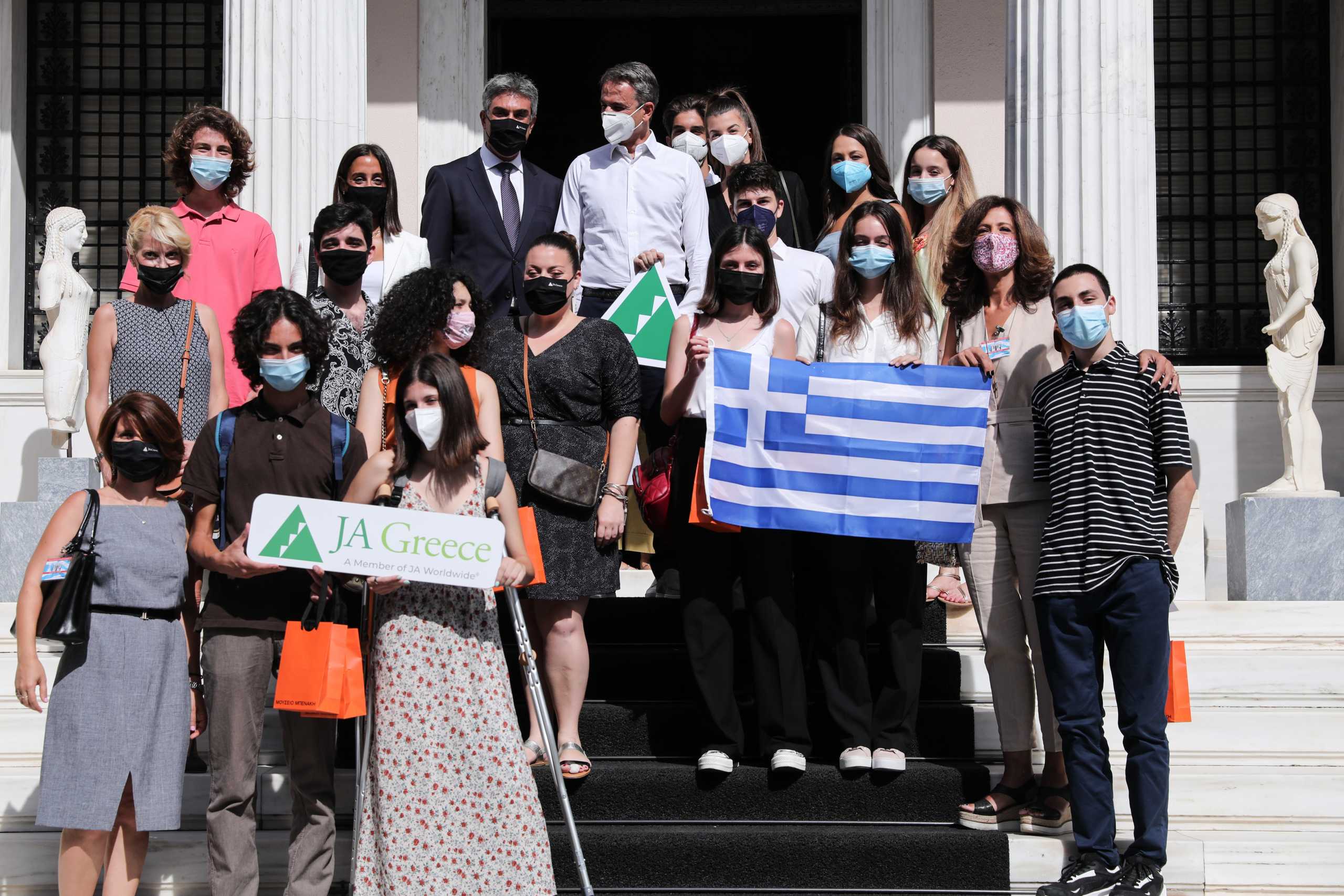 Συνάντηση Κυριάκου Μητσοτάκη με νέους που διακρίθηκαν σε Διαγωνισμούς Καινοτομίας και Επιχειρηματικότητας