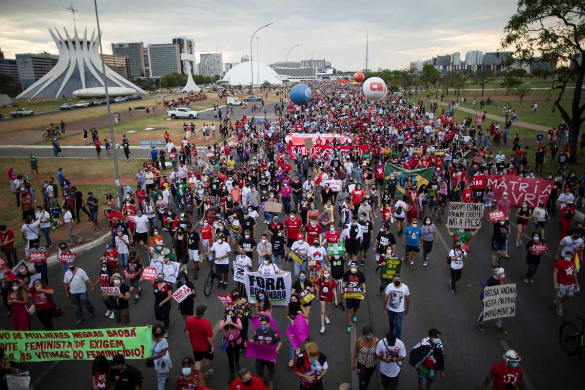 Βραζιλία: Στους δρόμους κατά του Ζαΐρ Μπολσονάρο χιλιάδες διαδηλωτές