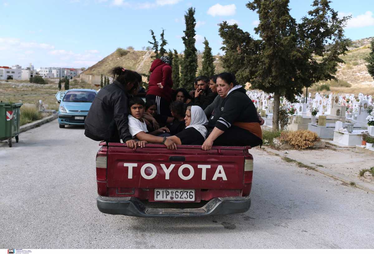 Καταδίωξη στο Πέραμα: Στο Σχιστό η κηδεία του 20χρονου Ρομά που σκοτώθηκε από αστυνομικά πυρά