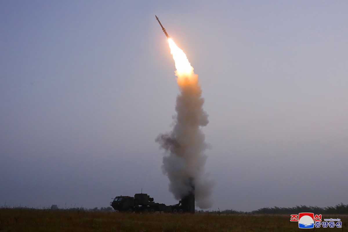 Η Βόρεια Κορέα το χαβά της: Δοκιμή και αντιαεροπορικού πυραύλου