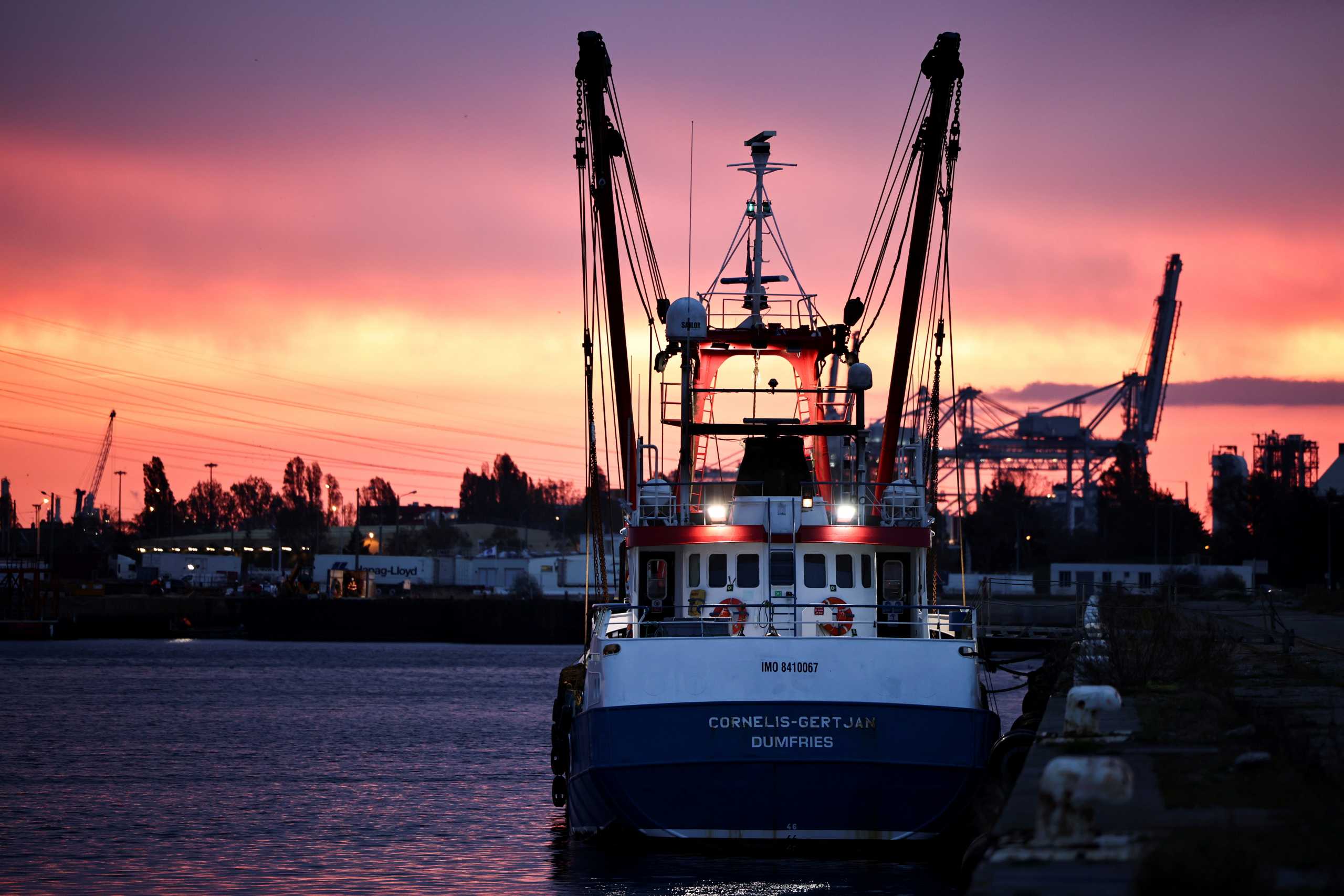 Βρετανία – Γαλλία – Αλιευτικά δικαιώματα: Απελευθερώθηκε το πλοίο που είχε κατασχεθεί στην Χάβρη