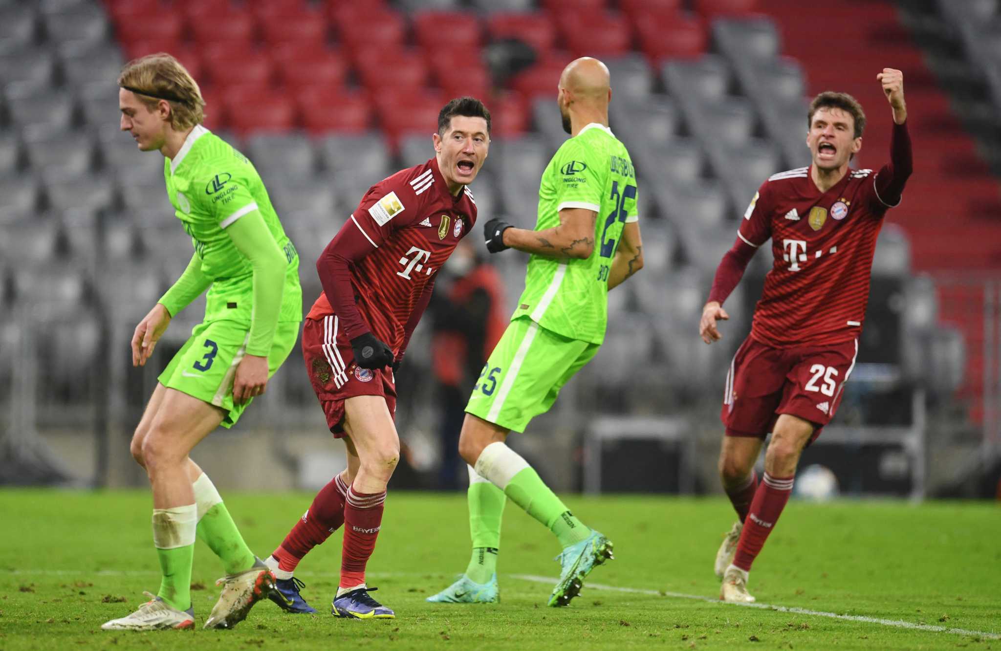 Кричалки баварии мюнхен. Бавария Вольфсбург. Вольфсбург. Match Bayern Munich vs Madrid.