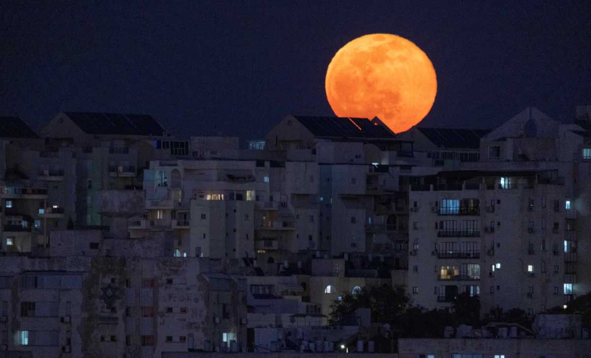 Πανσέληνος του Λύκου: Μοναδικό θέαμα στον ουρανό – Γιατί ονομάζεται έτσι