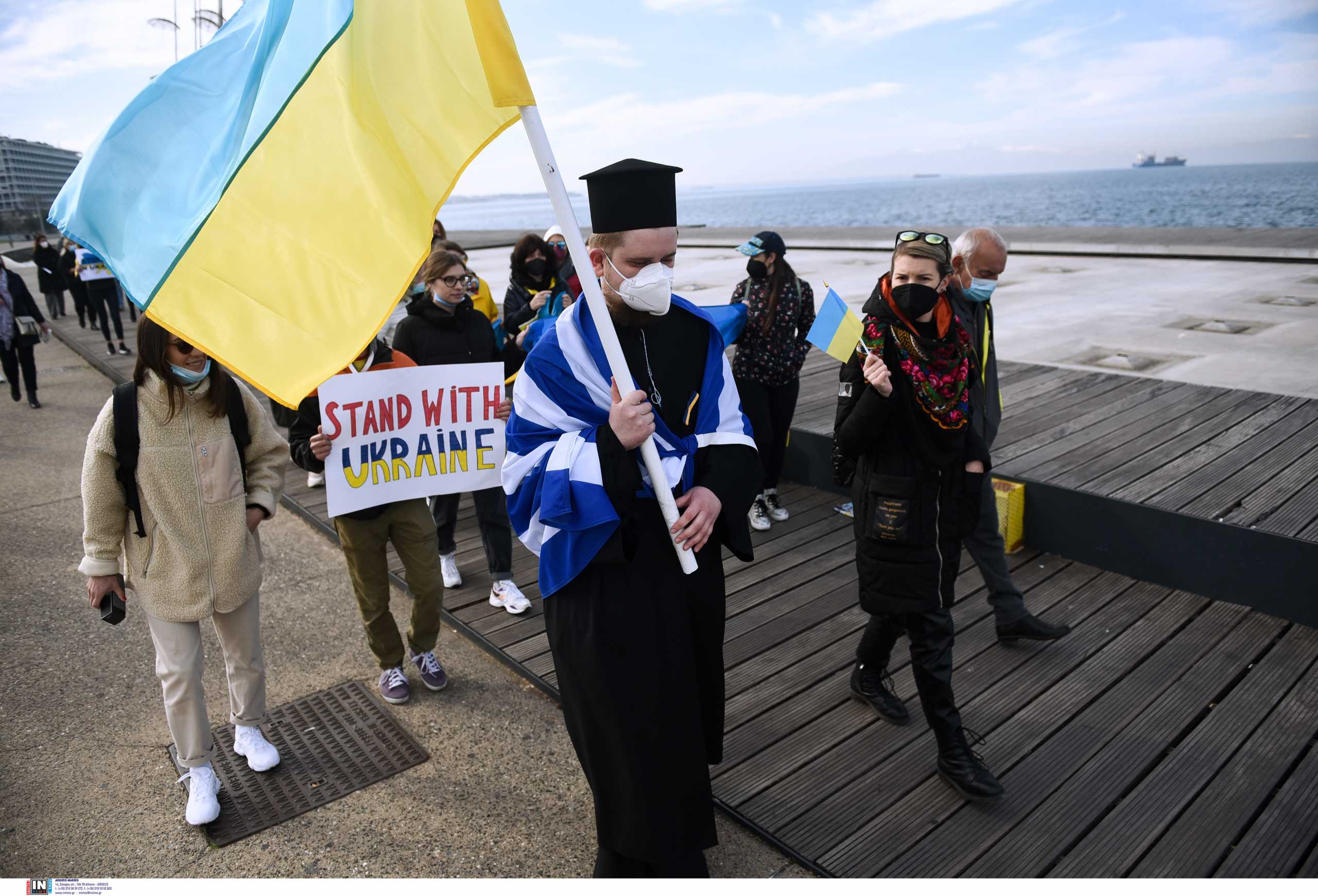 Θεσσαλονίκη: Οργισμένα συνθήματα για τον πόλεμο στην Ουκρανία – Πώς έφτιαξαν φωτογραφία του Πούτιν
