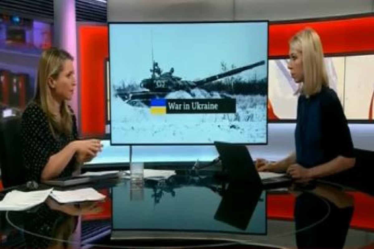 Πόλεμος στην Ουκρανία: Δημοσιογράφος του BBC είδε on air να καταστρέφεται το σπίτι της
