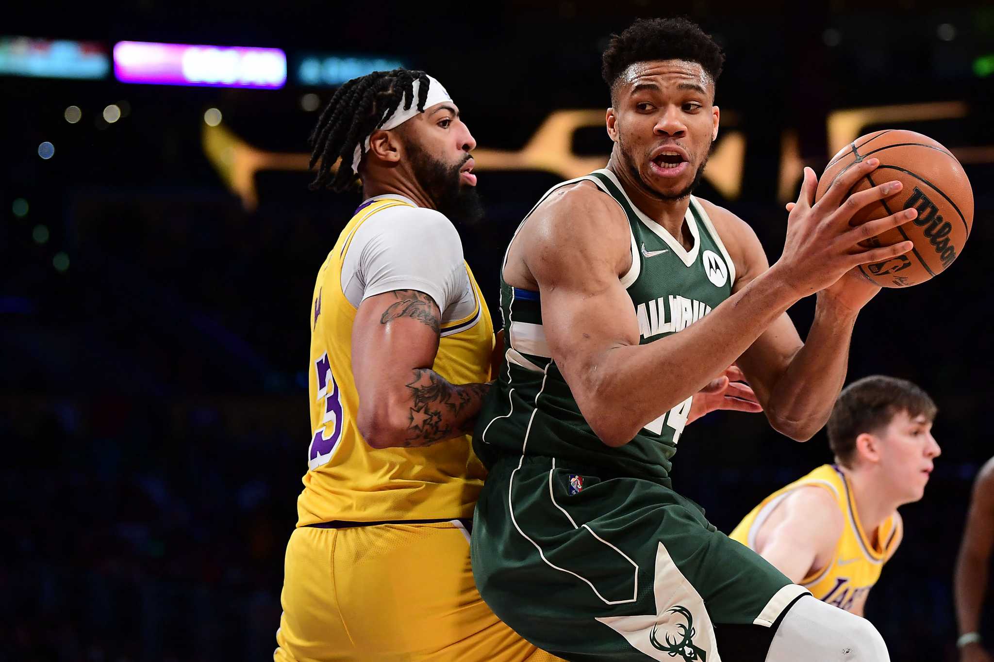 Милуоки бакс шарлотт хорнетс 10 февраля. Giannis Antetokounmpo Milwaukee Bucks. Энтони Дэвис данки. Баскетбольный клуб Лос-Анджелес Лейкерс. Шарлотт Хорнетс - Лос-Анджелес Клипперс.