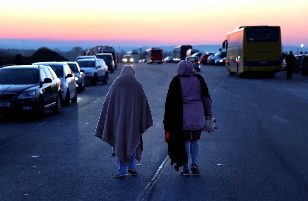 Εισβολή στην Ουκρανία: Η Βρετανία αρνείται να ανοίξει τα σύνορα για όλους τους πρόσφυγες