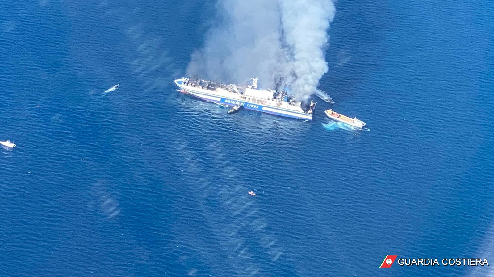 Φωτιά σε πλοίο στην Κέρκυρα: Δυο Έλληνες ανάμεσα τους 10 αγνοούμενους, δυο οι εγκλωβισμένοι στο Εuroferry Olympia