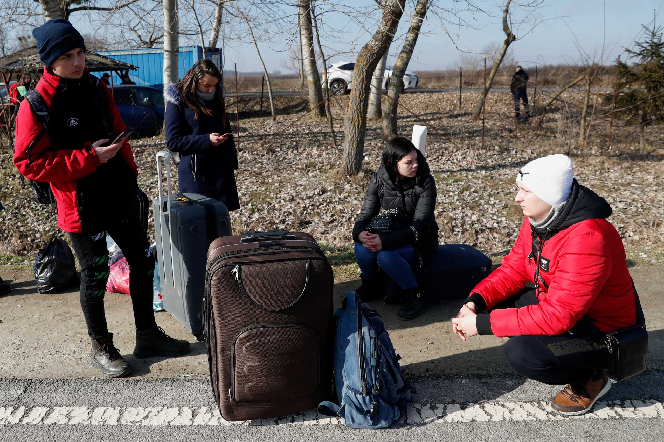Εισβολή στην Ουκρανία: Ανοικτά σύνορα για τους πρόσφυγες ζητά ο ΟΗΕ