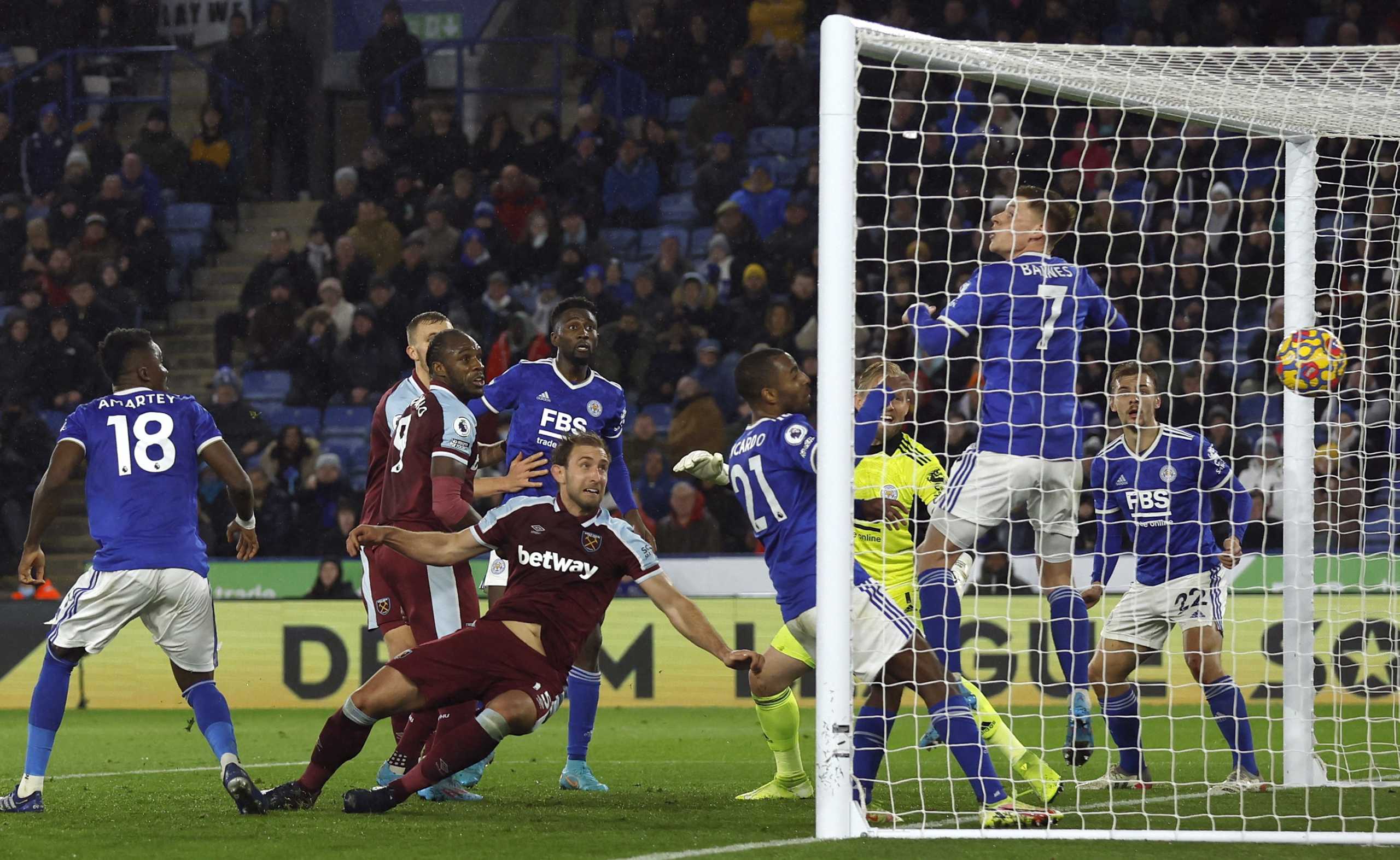 Soccer Football - Premier League - Leicester City v West Ham United - King Power Stadium, Leicester, Britain - February 13, 2022 West Ham United's Craig Dawson scores their second goal Action Images via Reuters