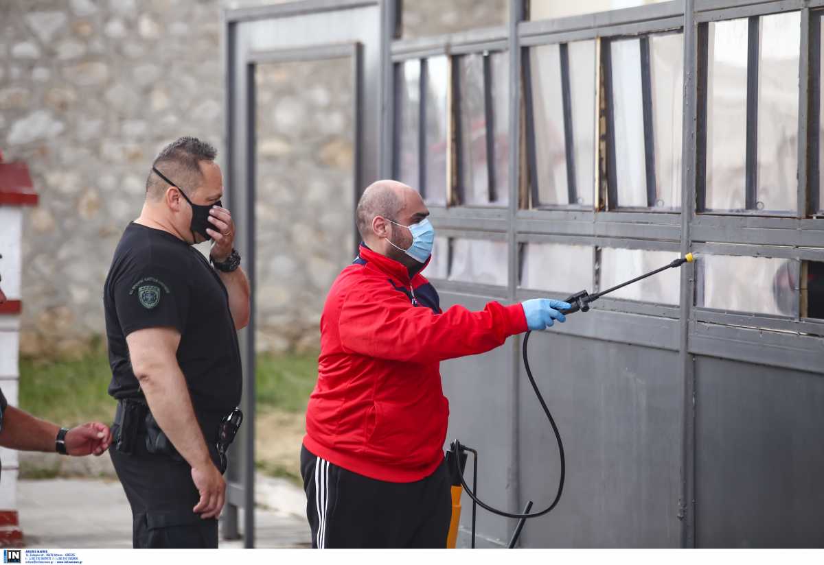 Κορονοϊός: Γέμισαν κρούσματα οι φυλακές Δομοκού – Στα επείγοντα στελέχη της Χρυσής Αυγής