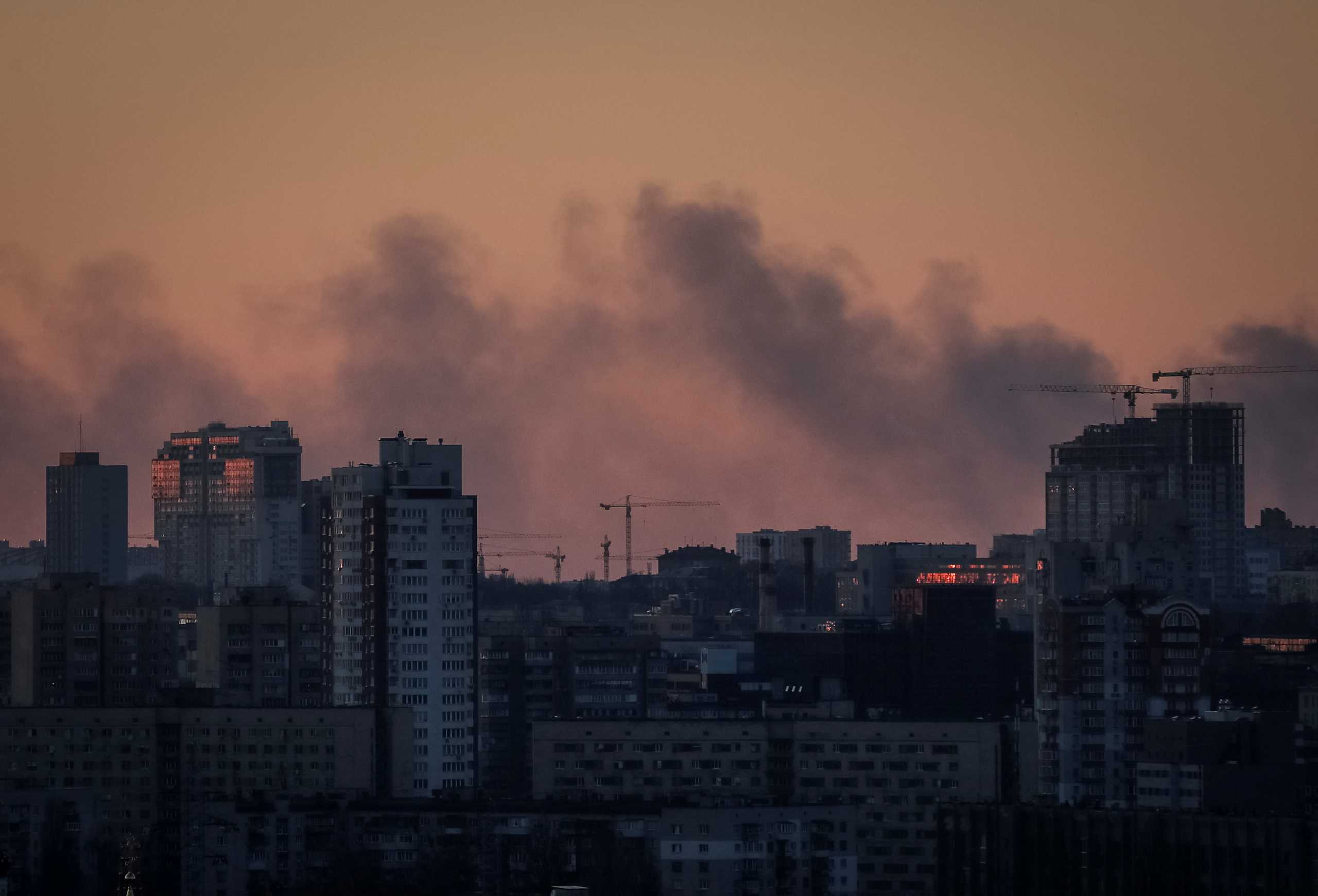 Πόλεμος στην Ουκρανία: Υπό ασφυκτικό κλοιό το Κίεβο και η Μαριούπολη – Live οι εξελίξεις