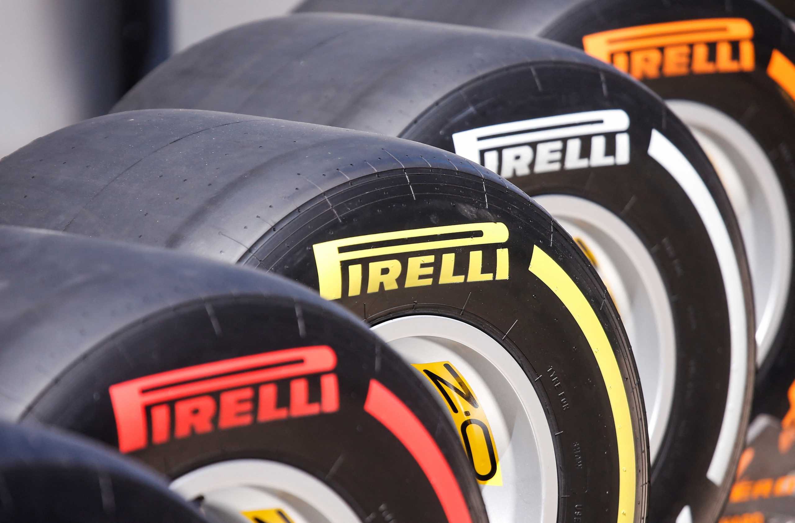 Ιταλία: Η Pirelli ανακοίνωσε πως διακόπτει τις επενδύσεις στη Ρωσία