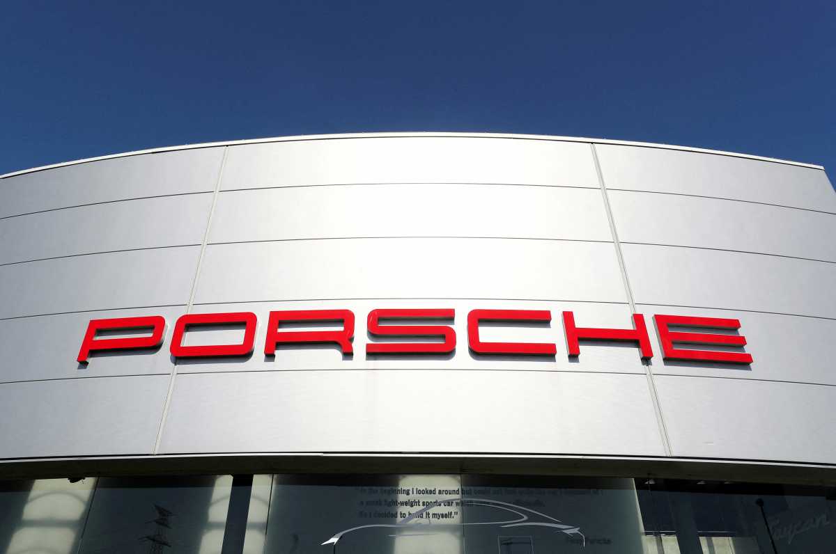 Porsche: «Καμπάνα» 80 εκατ. ευρώ για παραποίηση των εκπομπών ρύπων ρύπων και της κατανάλωσης